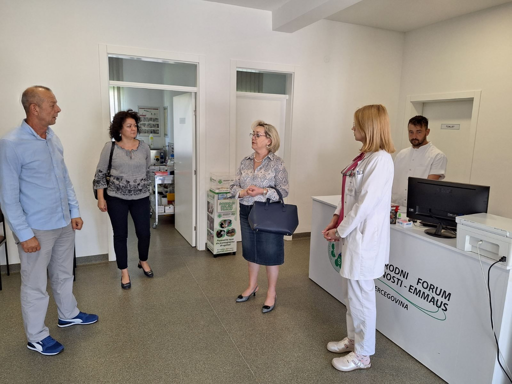 Ministrica Bećirović u posjeti ustanovama EMMAUS-a u Srebrenici