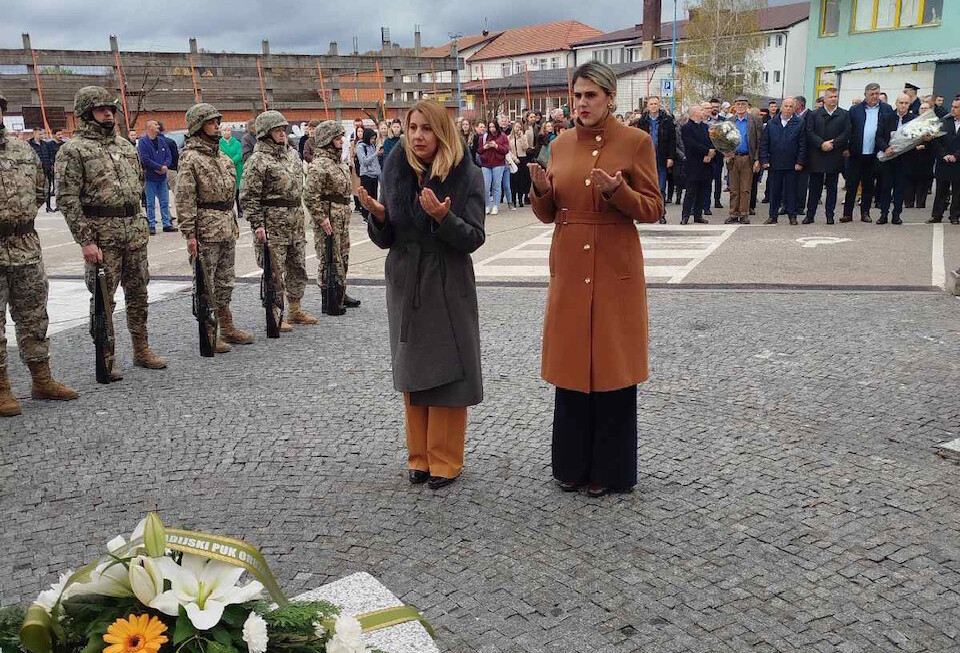 1763478187_691c8aab8d3c2