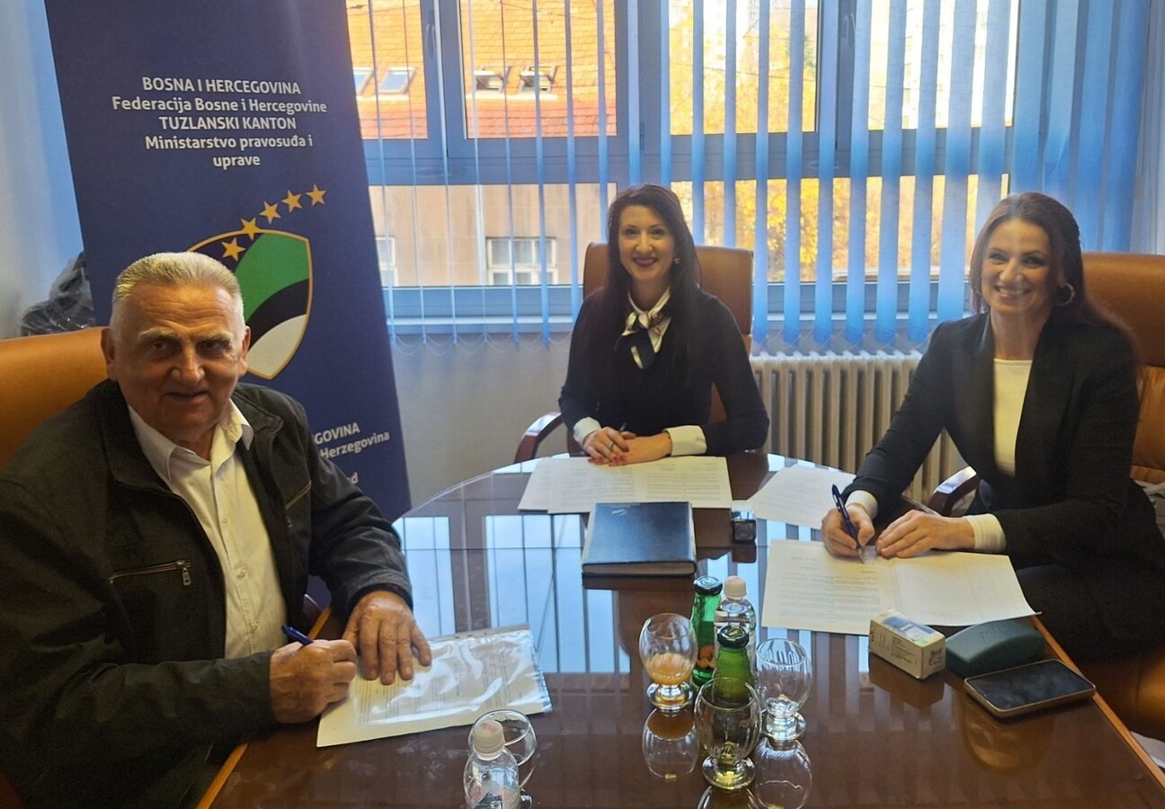 1763733899_6920718b83b56