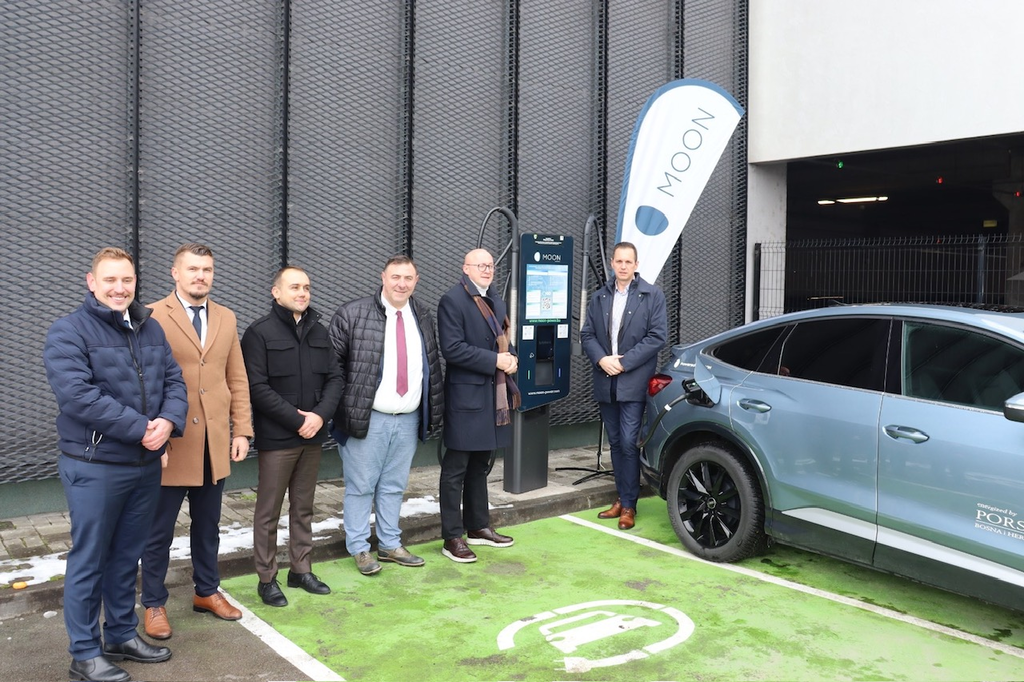 Uz sufinansiranje Ministarstva trgovine, turizma i saobraćaja TK  otvorena prva brza punionice za električna vozila