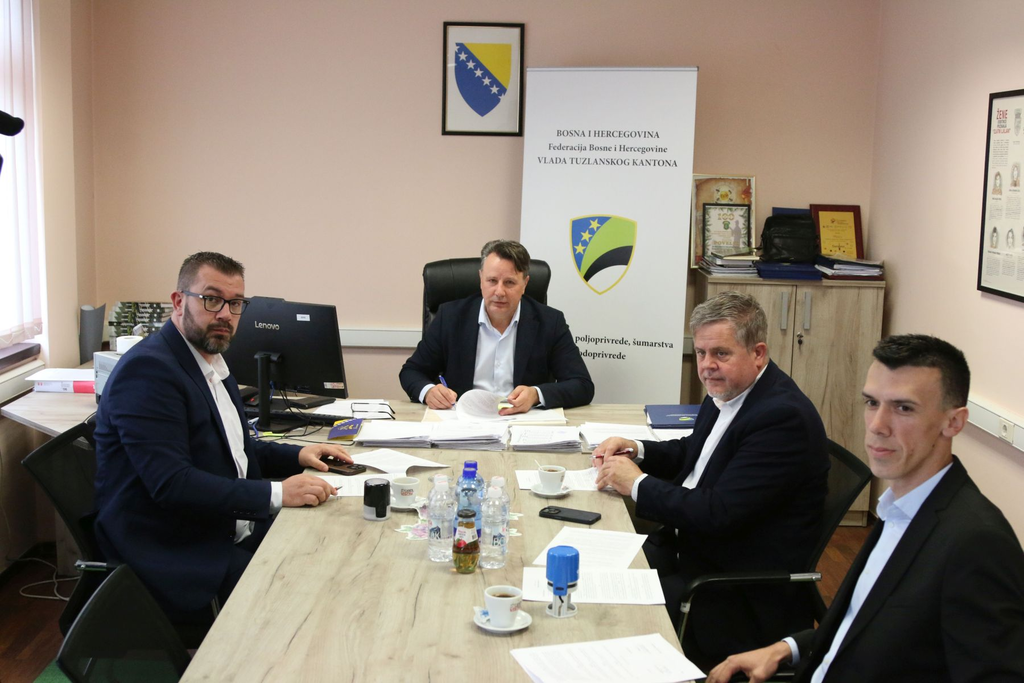 Za projekte vodosnabdijevanja u Lukavcu i Srebreniku skoro 190.000 KM