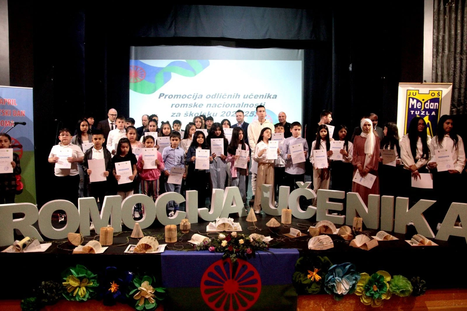 Promocijom odličnih učenika obilježen Dana Roma u TK