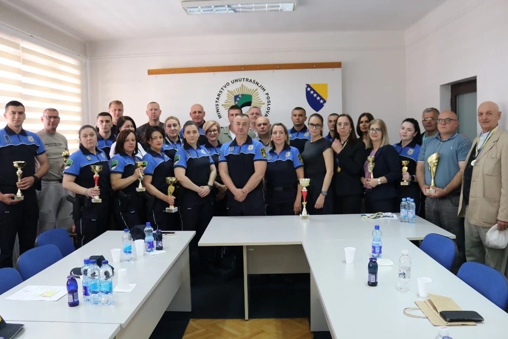 Sportske aktivnosti povodom Dana policije TK-a i dodjela pehara najboljim učesnicima